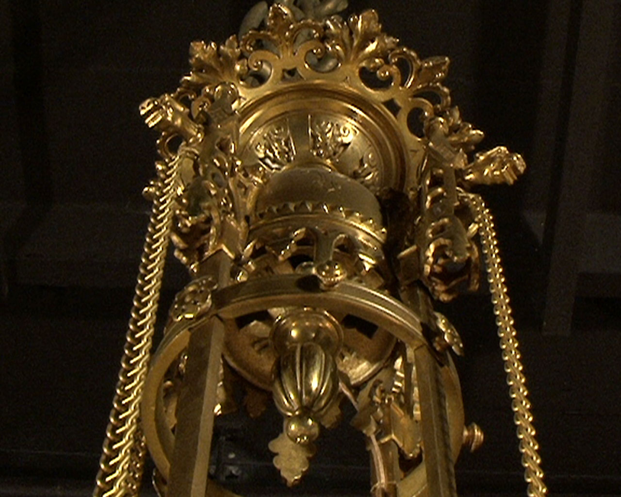 Bronze gilded suspension with glass gemstones. Napoleon III period. Bronze gilded suspension with glass gemstones. Napoleon III period.-1