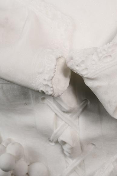 F. SAUL, Jeune fille au chapeau dans les vignes, carved bust in Carrara marble F. SAUL, Jeune fille au chapeau dans les vignes, carved bust in Carrara marble-8