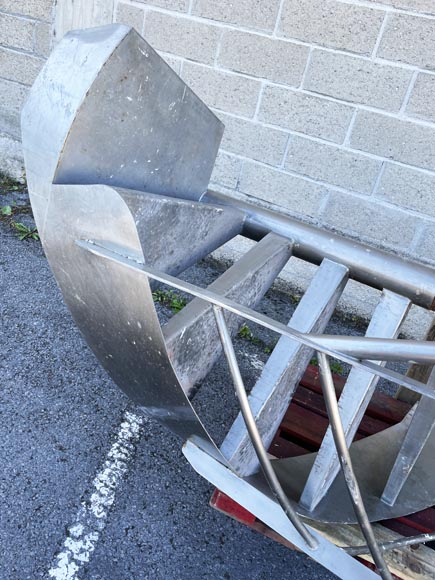 Modern metal spiral staircase Modern metal spiral staircase-4