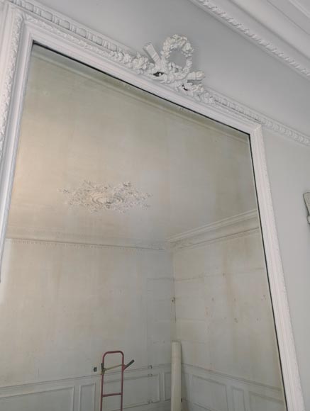 Louis XVI style Trumeau with laurel wreath Louis XVI style Trumeau with laurel wreath-3