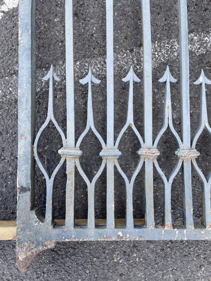 Wrought iron double panel gate with spikes Wrought iron double panel gate with spikes-10