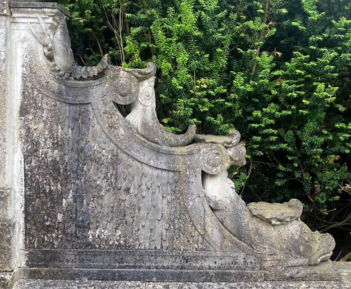 Carved Marble Fountain Curb with Aquatic Bestiary, 19th Century Carved Marble Fountain Curb with Aquatic Bestiary, 19th Century-1