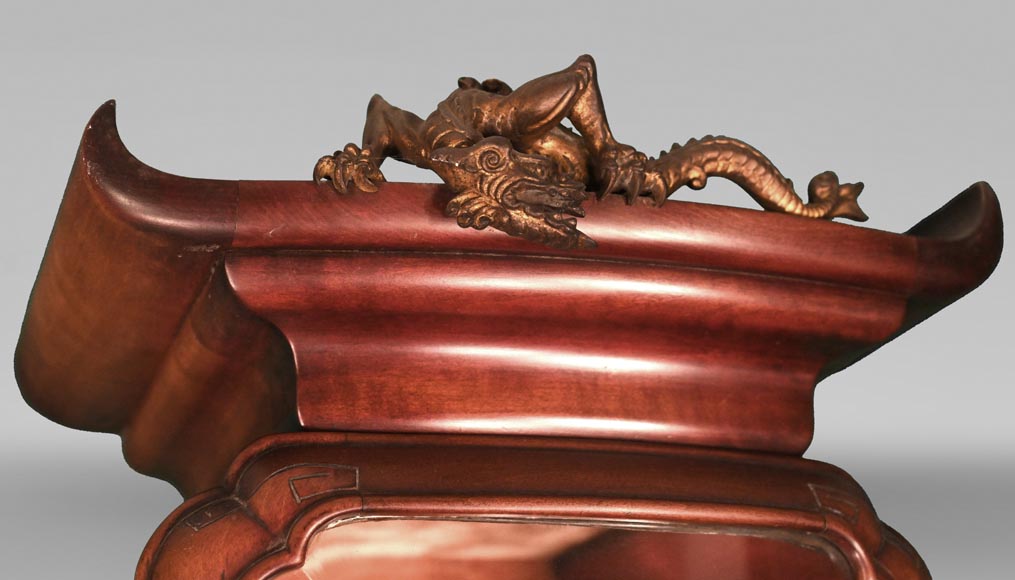 Japanese Half-Moon Display Cabinet, late 19th century Japanese Half-Moon Display Cabinet, late 19th century-2