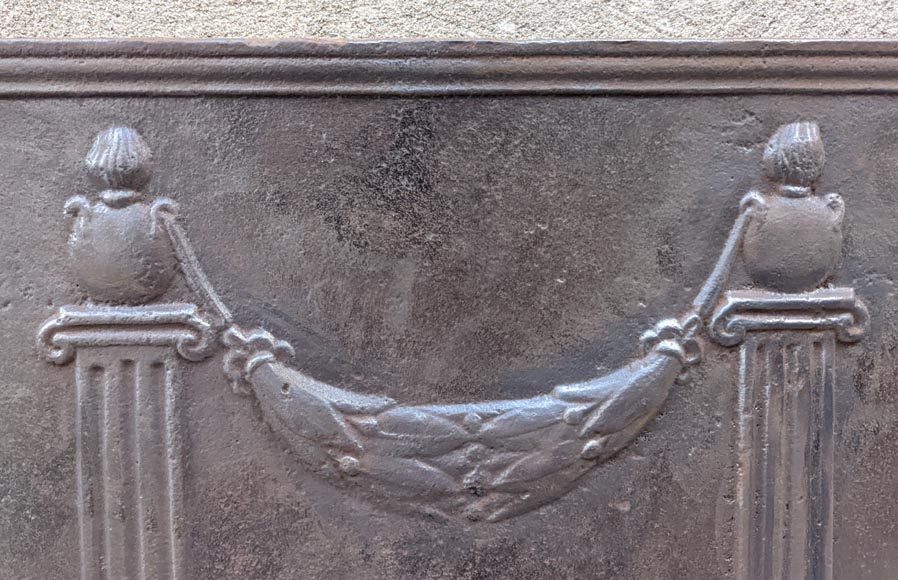 Fireback with Hercules columns Fireback with Hercules columns-1