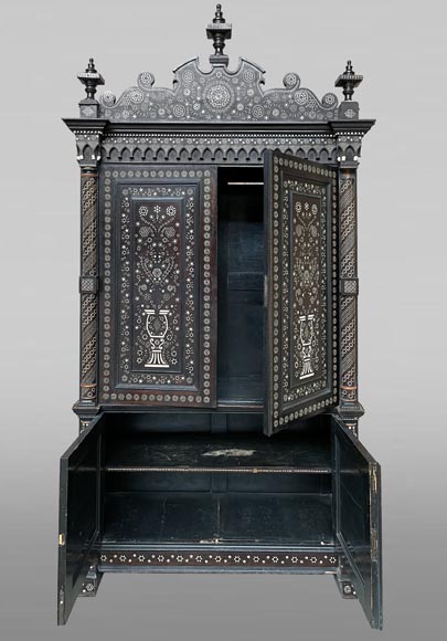 Rosewood cabinet with bone and light-wood marquetry Rosewood cabinet with bone and light-wood marquetry-10