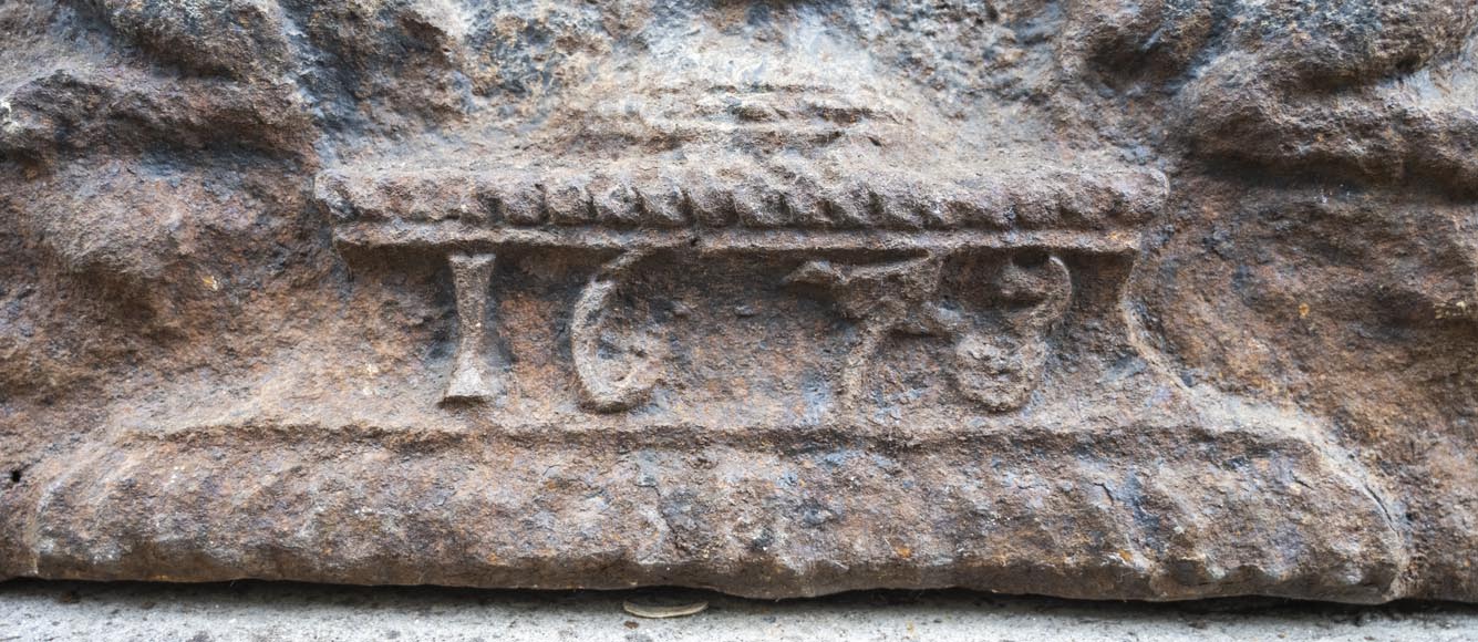 Louis XIV fireback with two lions, 1673 Louis XIV fireback with two lions, 1673-4