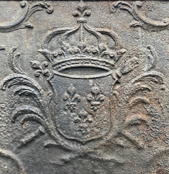 Fireback decorated with the coat of arms of France Fireback decorated with the coat of arms of France-1