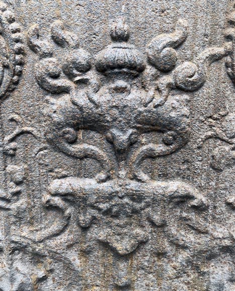 Cast iron fireback decorated with a smoking incense burner Cast iron fireback decorated with a smoking incense burner-2