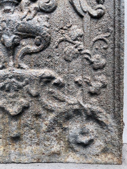 Cast iron fireback decorated with a smoking incense burner Cast iron fireback decorated with a smoking incense burner-5