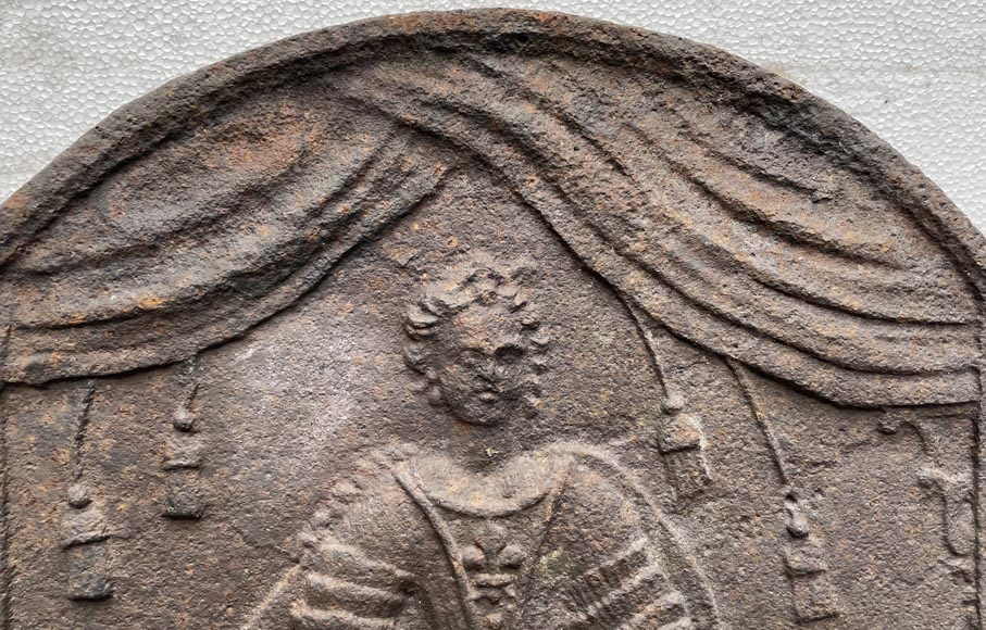 18th century Louis XV style fireback representing the Queen of France Marie Leczinska 18th century Louis XV style fireback representing the Queen of France Marie Leczinska-3