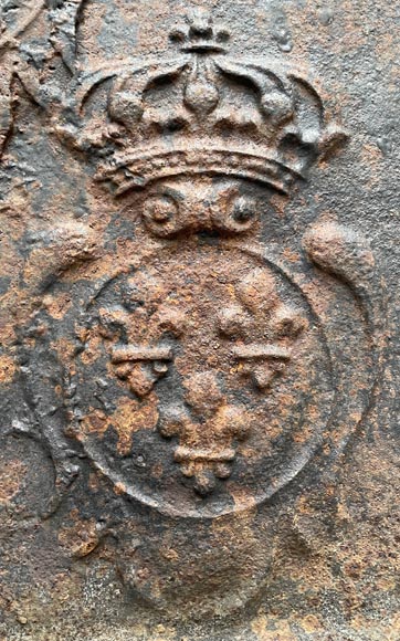 Fireback from the 18th century with a triple figuration of the coat of arms of France Fireback from the 18th century with a triple figuration of the coat of arms of France-4