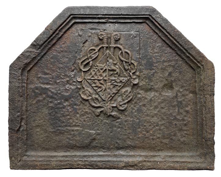 Fireback, dating from around 1600, representing the arms of Angelique d'Estrées Fireback, dating from around 1600, representing the arms of Angelique d'Estrées-0