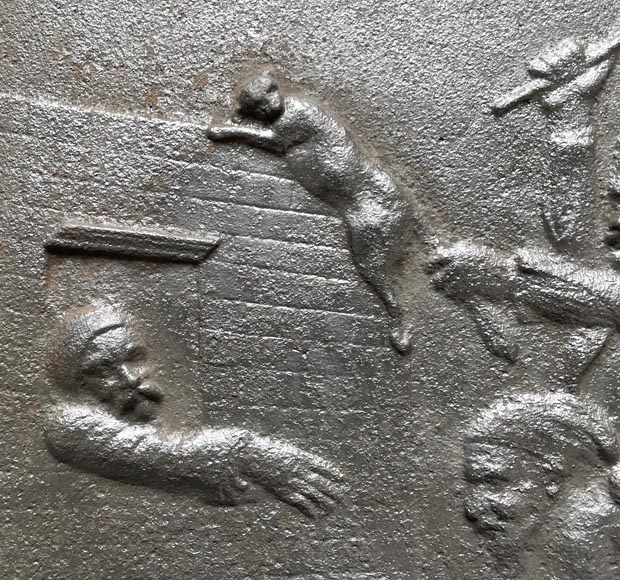Fireback from the 19th century representing a chase scene of a cat probably taken from a tale Fireback from the 19th century representing a chase scene of a cat probably taken from a tale-2