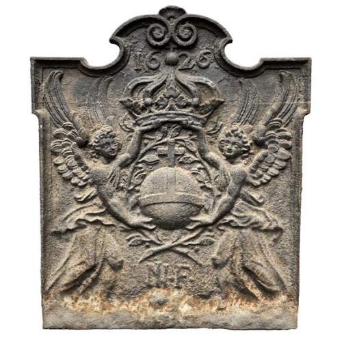 Fireback dated 1626 representing a cruciferous orb framed by two angels