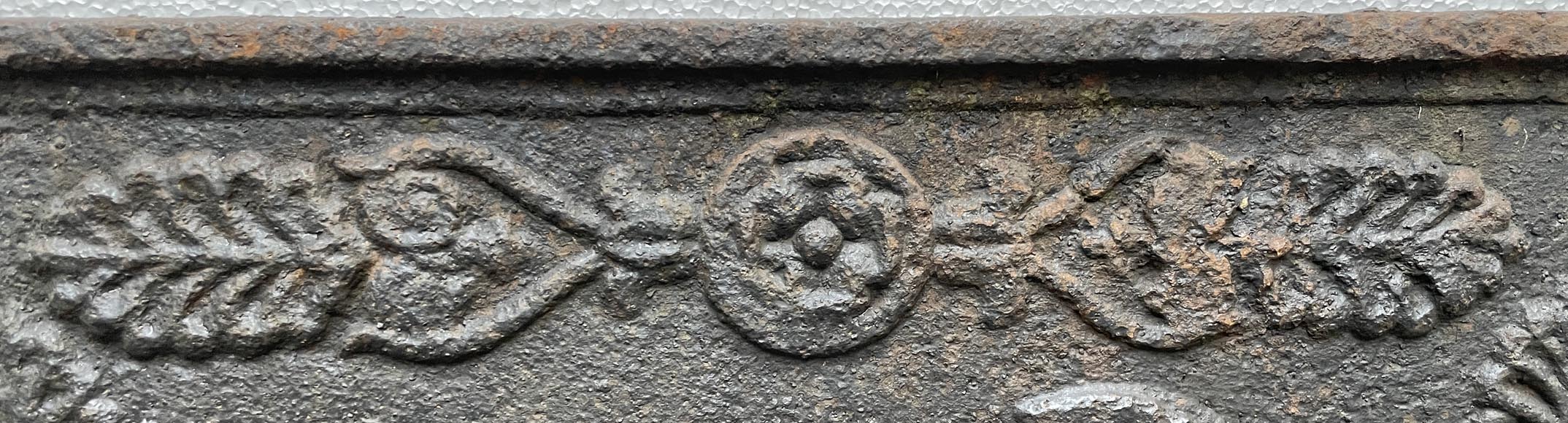 19th century fireback representing a mythological battle scene 19th century fireback representing a mythological battle scene-3