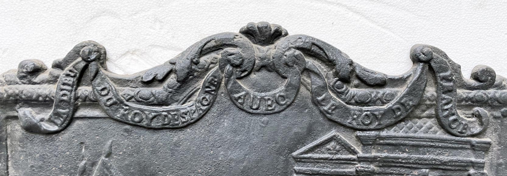 Fireback, dating from the nineteenth century, of the farewell of the King of Spain with the King of France Fireback, dating from the nineteenth century, of the farewell of the King of Spain with the King of France-1