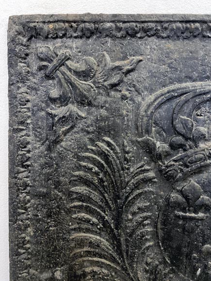 Royal fleur-de-lys fireback Royal fleur-de-lys fireback-3