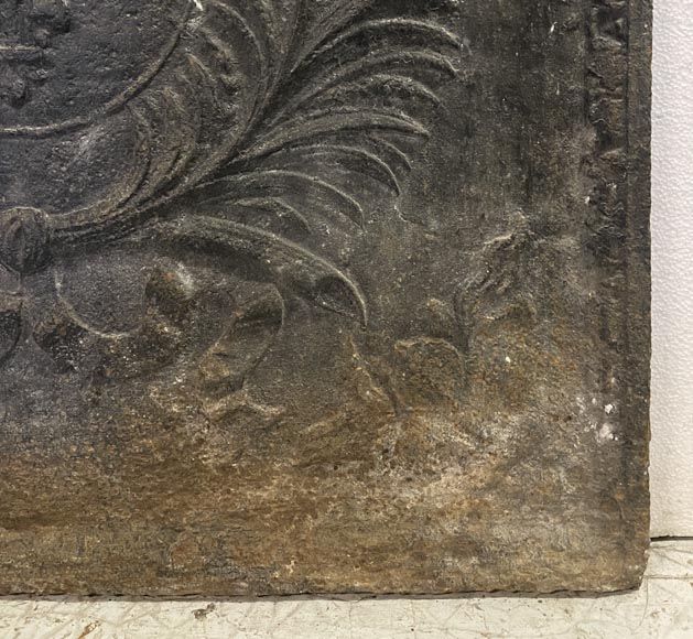 Royal fleur-de-lys fireback Royal fleur-de-lys fireback-4