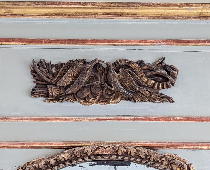 Transition period carved wood trumeau with a couple of birds Transition period carved wood trumeau with a couple of birds-1