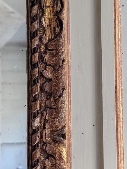 Transition period carved wood trumeau with a couple of birds Transition period carved wood trumeau with a couple of birds-6