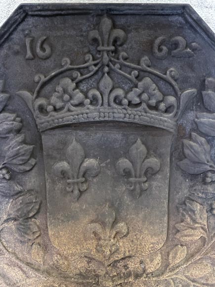 Modern fireback with the coat of arms of France Modern fireback with the coat of arms of France-1