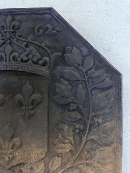 Modern fireback with the coat of arms of France Modern fireback with the coat of arms of France-3