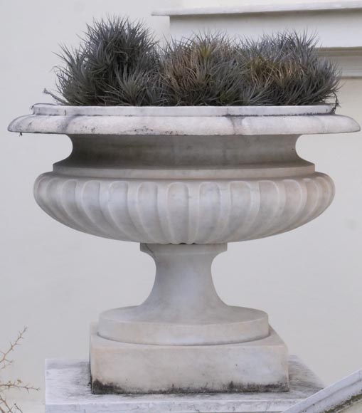 Pair of classic style marble basins Pair of classic style marble basins-2