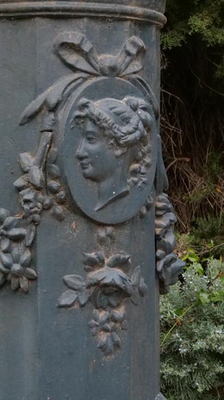 Cast iron base with woman's profile Cast iron base with woman's profile-4