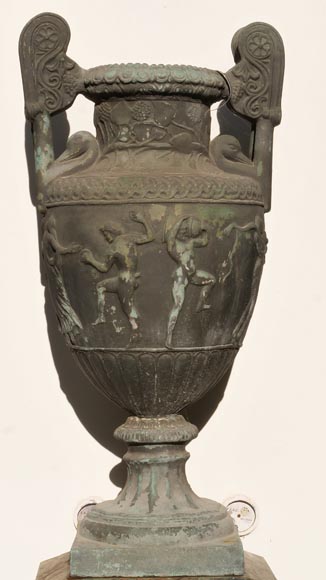 Greek style vase and its egyptian base, cast iron Greek style vase and its egyptian base, cast iron-1