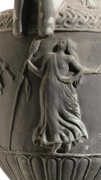 Greek style vase and its egyptian base, cast iron Greek style vase and its egyptian base, cast iron-7