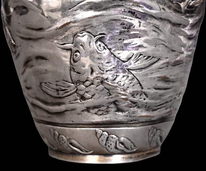 Ernest CARRIÈRE for CHRISTOFLE – Japonist Ovoid Vase “Seaweed and Fish” in Silvered Metal Ernest CARRIÈRE for CHRISTOFLE – Japonist Ovoid Vase “Seaweed and Fish” in Silvered Metal-5