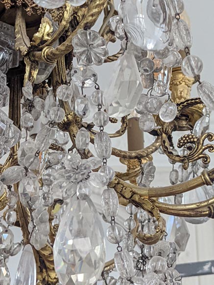 Louis XVI style chandelier in gilt bronze and crystals decorated with rams heads Louis XVI style chandelier in gilt bronze and crystals decorated with rams heads-12