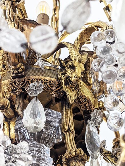 Louis XVI style chandelier in gilt bronze and crystals decorated with rams heads Louis XVI style chandelier in gilt bronze and crystals decorated with rams heads-13