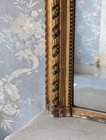 Napoleon III-style gilded trumeau with medallion Napoleon III-style gilded trumeau with medallion-6