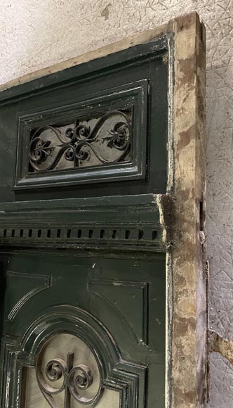 Porte cochère with cast-iron grate Porte cochère with cast-iron grate-2