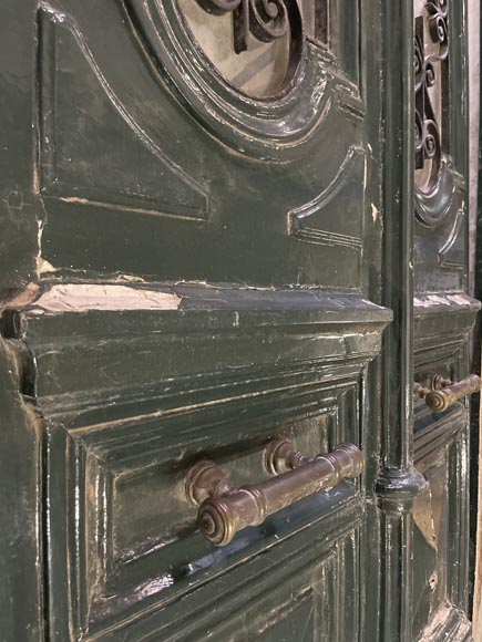 Porte cochère with cast-iron grate Porte cochère with cast-iron grate-8