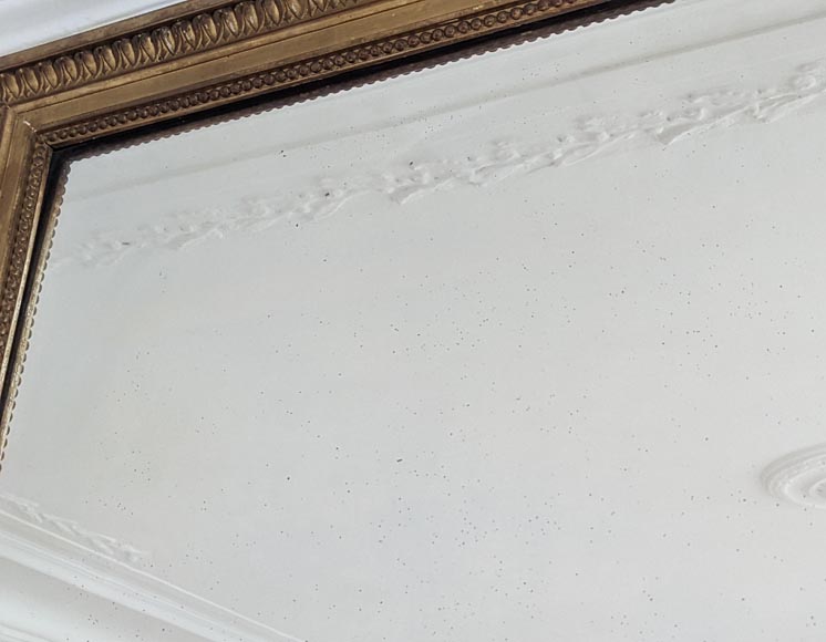 Louis XVI style gilded trumeau with pearl decoration Louis XVI style gilded trumeau with pearl decoration-3