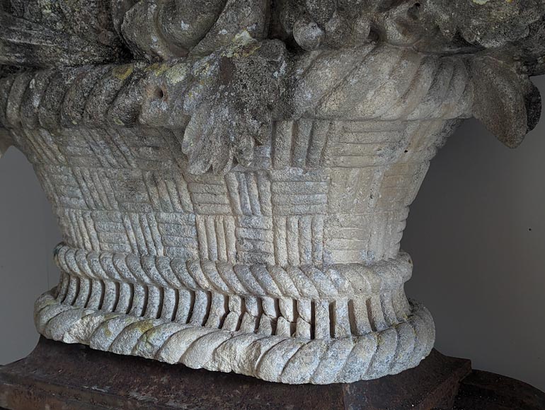 Important pair of carved stone fruit baskets Important pair of carved stone fruit baskets-5