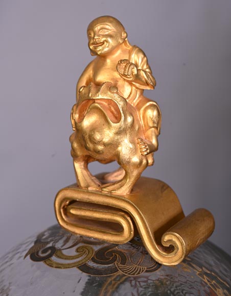 L’Escalier de CRISTAL – Japonist Glass Clock in the Shape of a Sphere Emerging from a Lotus Flower L’Escalier de CRISTAL – Japonist Glass Clock in the Shape of a Sphere Emerging from a Lotus Flower-4