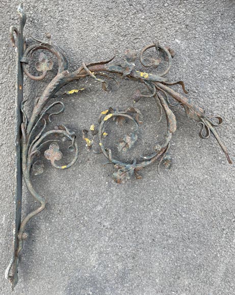 Wrought-iron lantern with scrolls and foliage, 19th century Wrought-iron lantern with scrolls and foliage, 19th century-5