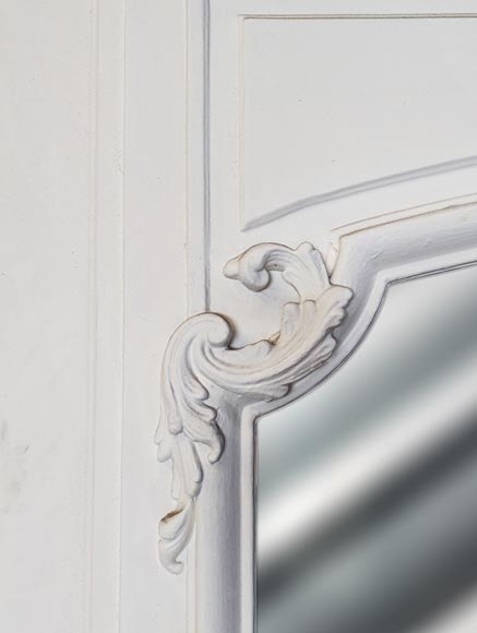 Regency-style moulded trumeau with rounded frame and acanthus leaves in the corners Regency-style moulded trumeau with rounded frame and acanthus leaves in the corners-2