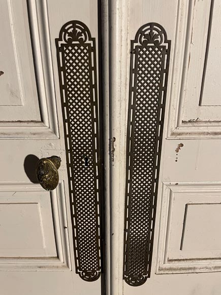 Oak double door with napkin fold decoration Oak double door with napkin fold decoration-10