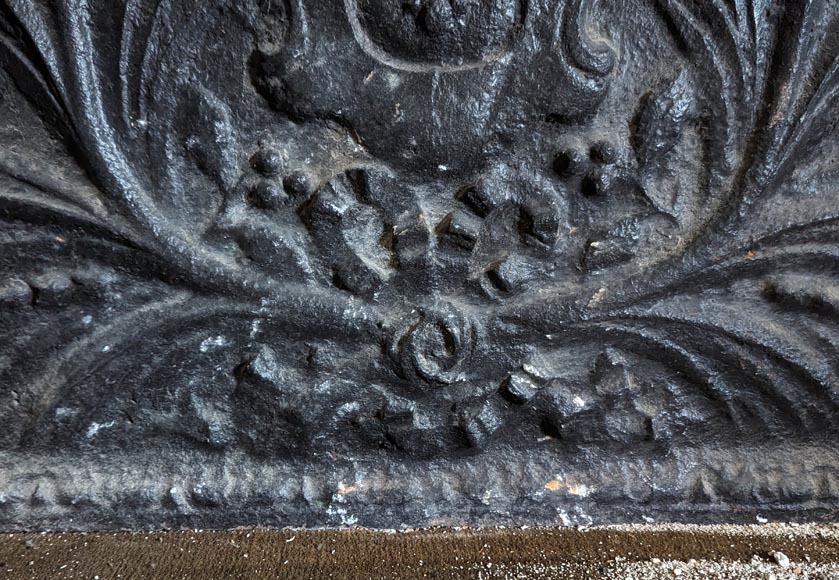 Fireback with the Arms of France from the 18th century Fireback with the Arms of France from the 18th century-5