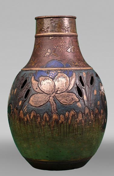 Ernest CHAPLET for the HAVILAND manufacture, Vase with aquatic plant decoration, circa 1880 Ernest CHAPLET for the HAVILAND manufacture, Vase with aquatic plant decoration, circa 1880-1
