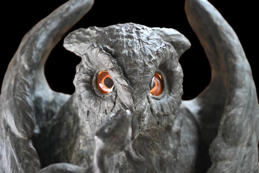 Anonymous, Bronze statue of a Eurasian eagle-owl clutching a snake, late 19th-early 20th century Anonymous, Bronze statue of a Eurasian eagle-owl clutching a snake, late 19th-early 20th century-3