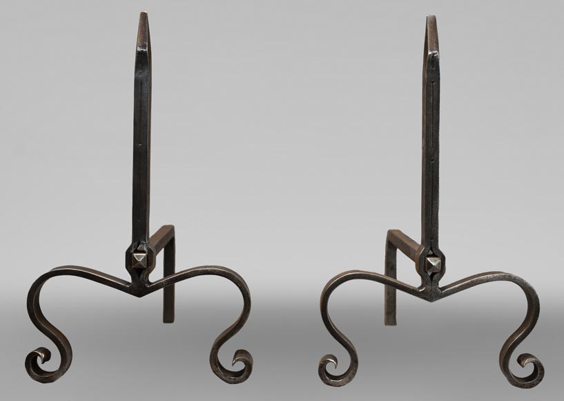 Pair of andirons with scrolled feet Pair of andirons with scrolled feet-0