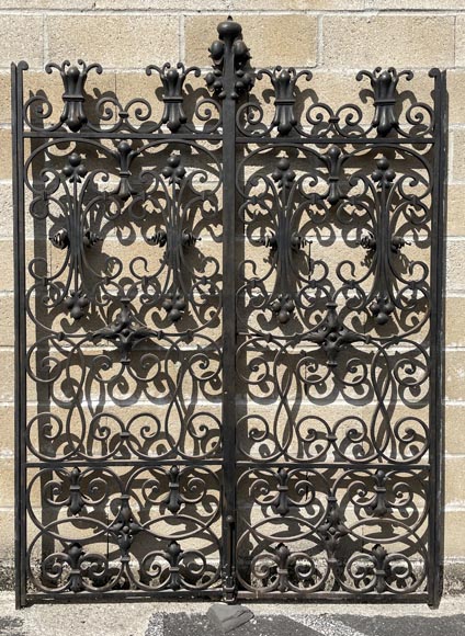 Napoleon III-style wrought iron double gate, 19th century Napoleon III-style wrought iron double gate, 19th century-2