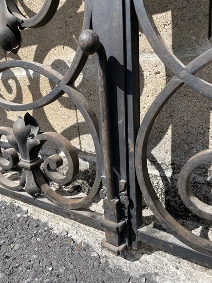 Napoleon III-style wrought iron double gate, 19th century Napoleon III-style wrought iron double gate, 19th century-9