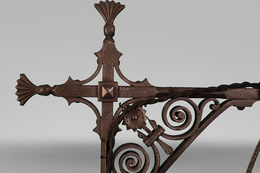 DAUM, Émile ROBERT (attributed to), Lamp in delicately openwork wrought iron and glass, circa 1900 DAUM, Émile ROBERT (attributed to), Lamp in delicately openwork wrought iron and glass, circa 1900-5