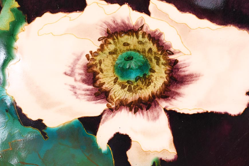 Théodore DECK, circular dish with eggplant base with swallows Théodore DECK, circular dish with eggplant base with swallows-2